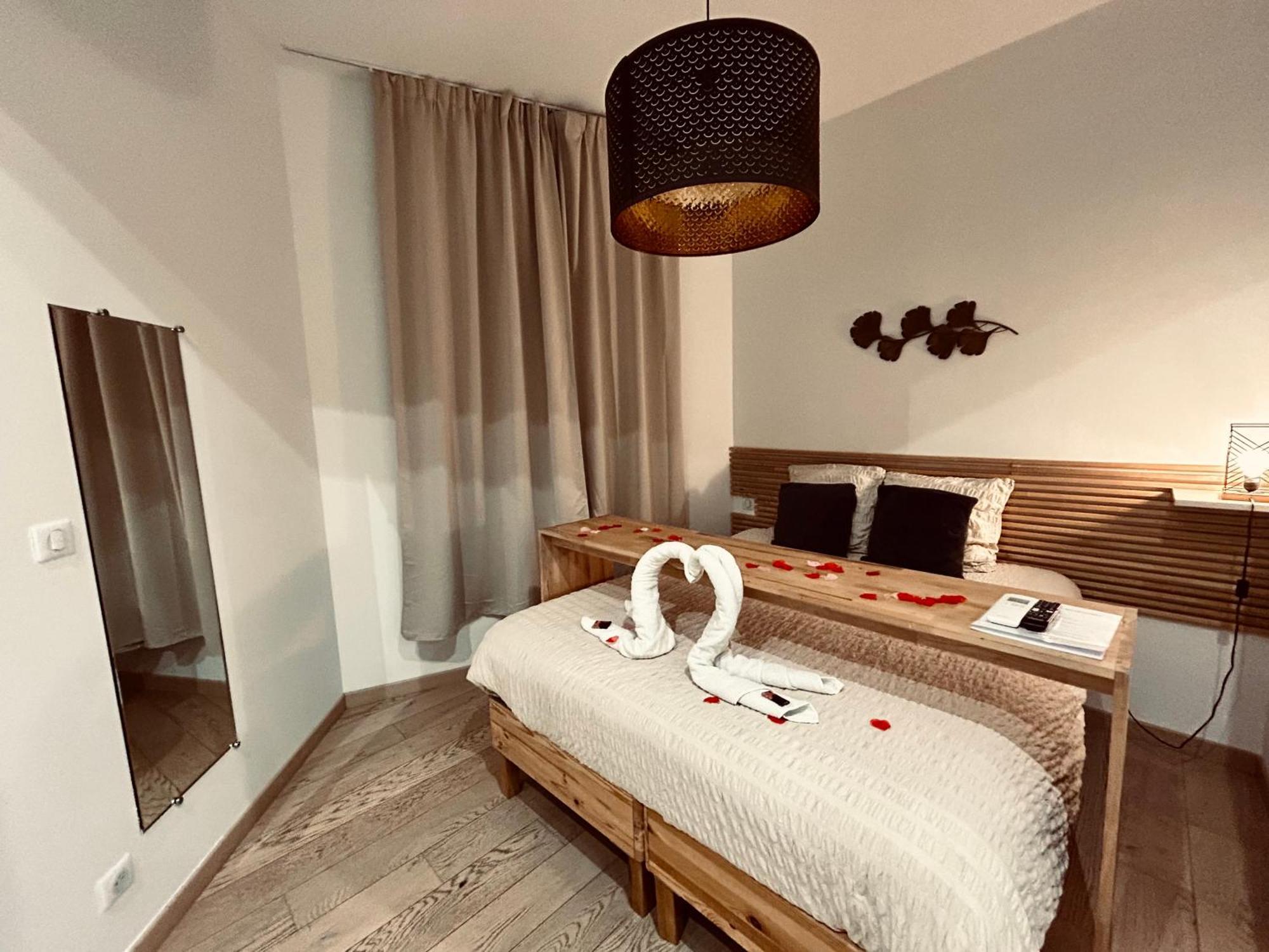 Mieuxqualhotel Jacuzzi Privatif La Parenthese Bordeaux Dış mekan fotoğraf