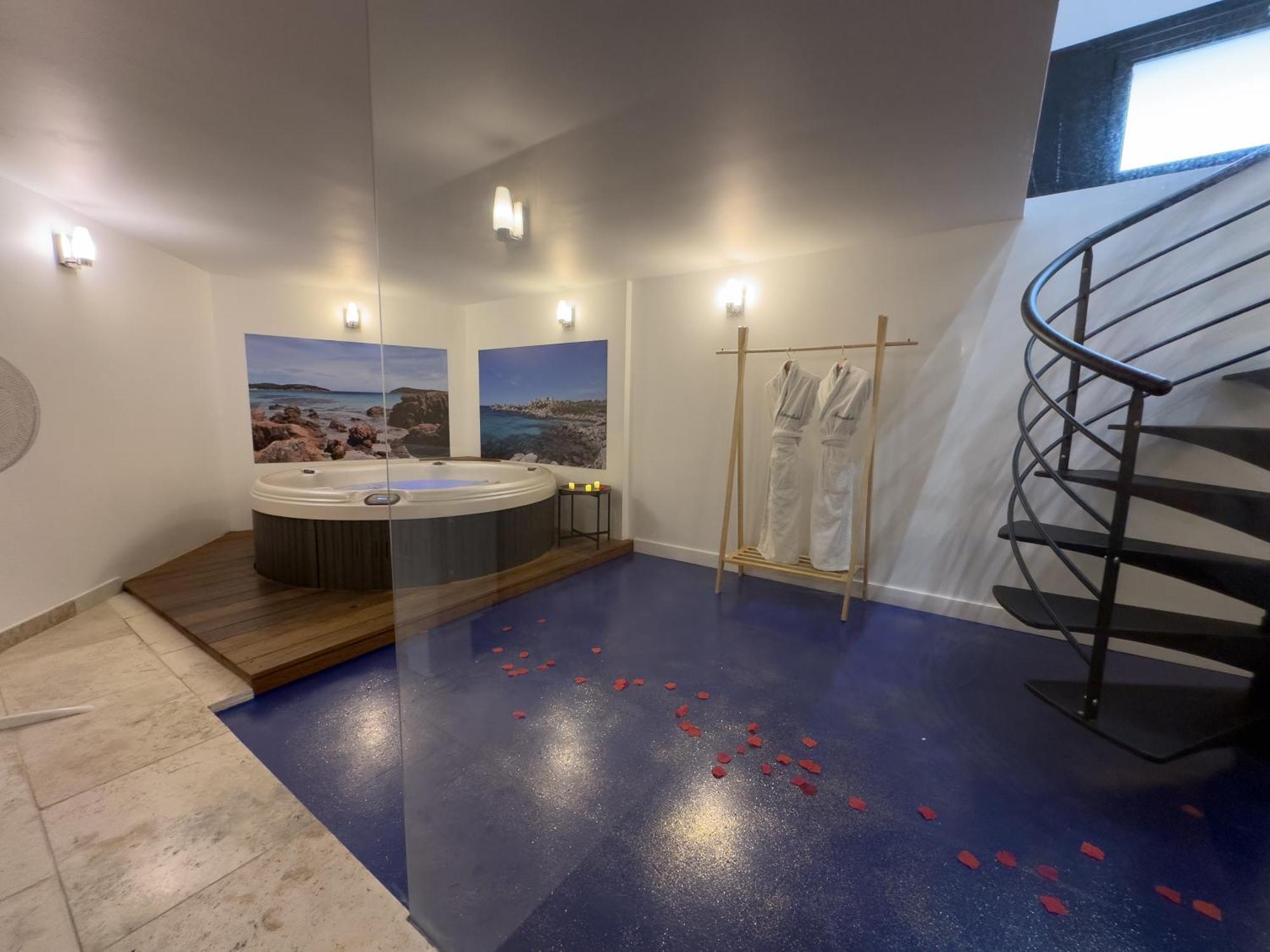 Mieuxqualhotel Jacuzzi Privatif La Parenthese Bordeaux Dış mekan fotoğraf